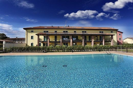 Bussolengo, Provincia di Veronaのテラスハウス