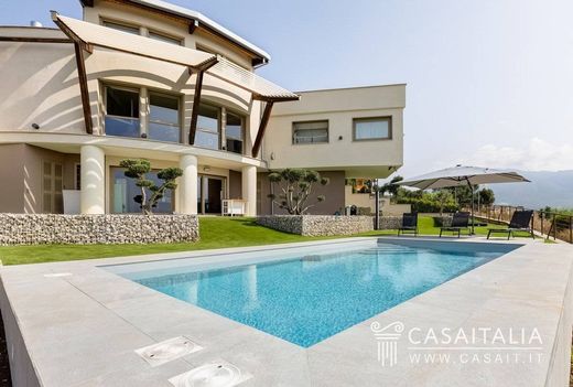 Villa in Guidonia Montecelio, Rome