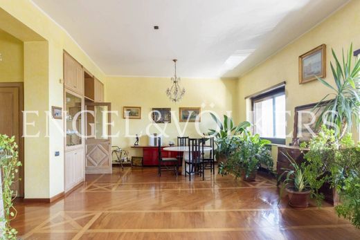 ナポリ, Napoliのアパートメント