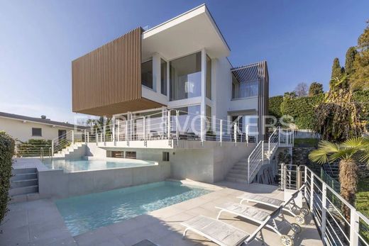 Villa a Verbania, Verbano-Cusio-Ossola