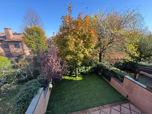 Villetta a Schiera a Casalecchio di Reno, Bologna