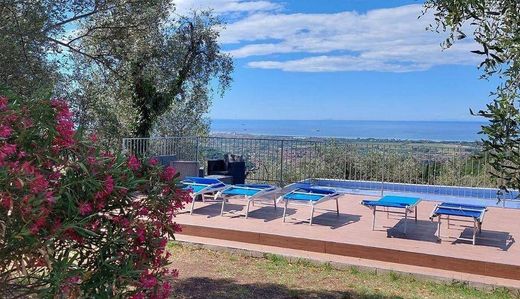 Willa w Castelnuovo Magra, Provincia di La Spezia