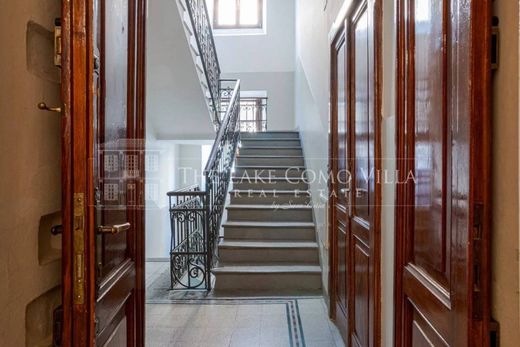 Apartment / Etagenwohnung in Como, Provincia di Como