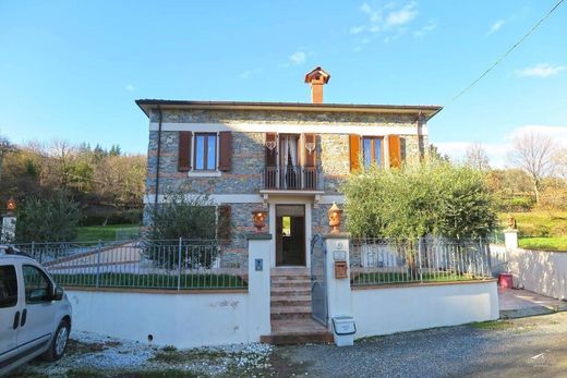 Villa in Tresana, Provincia di Massa-Carrara