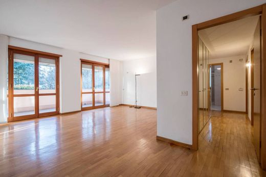 Apartment / Etagenwohnung in Segrate, Mailand