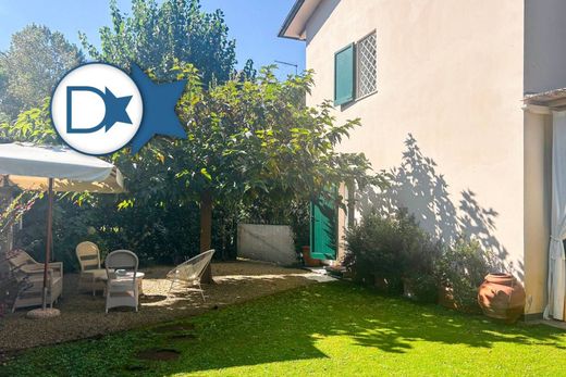 Luxe woning in Forte dei Marmi, Provincia di Lucca