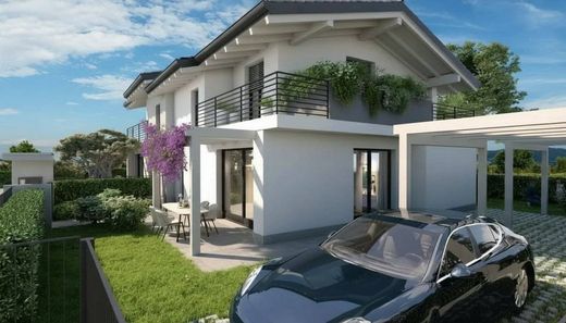 Villa in Almè, Provincia di Bergamo