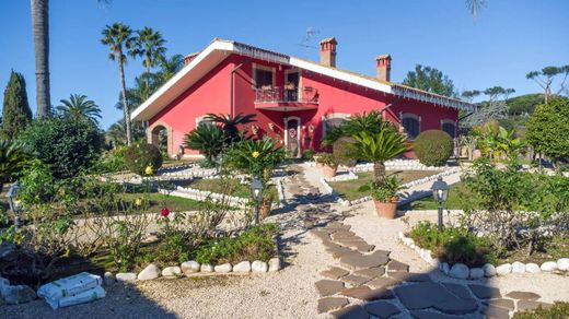 Villa a Nettuno, Roma