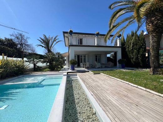 别墅  Forte dei Marmi, 卢卡省