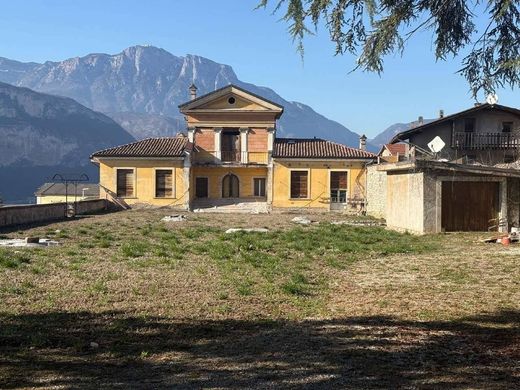 Villa in Trento, Trentino-Alto Adige