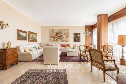 Apartament w Monza, Provincia di Monza e della Brianza