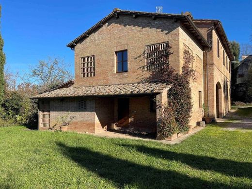 Casale a Siena, Toscana