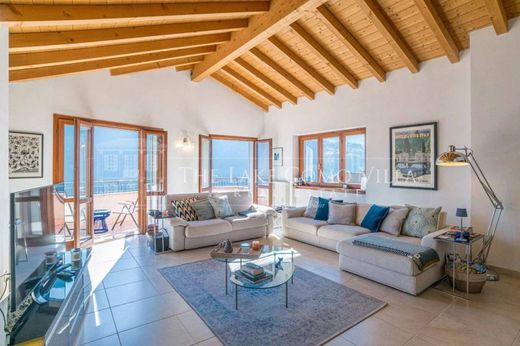 Villa in Dizzasco-Biazzeno, Provincia di Como