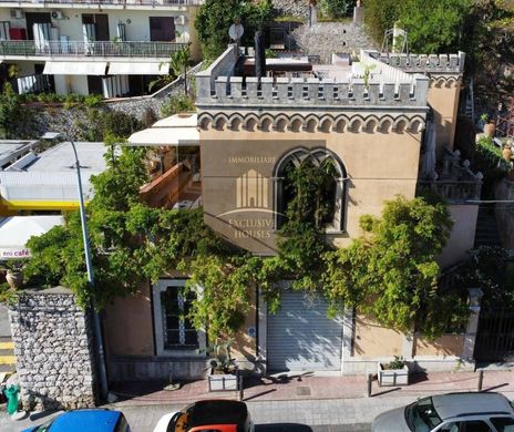 Villa à Taormina, Messine