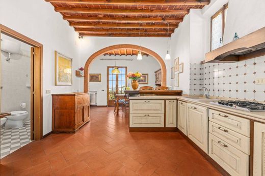 Piso / Apartamento en San Gimignano, Provincia di Siena