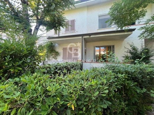 Terraced house in Pietrasanta, Provincia di Lucca
