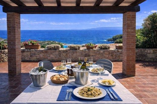 Villa Isola del Giglio, Grosseto ilçesinde