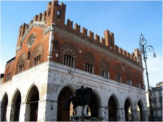 Penthouse te koop Piacenza