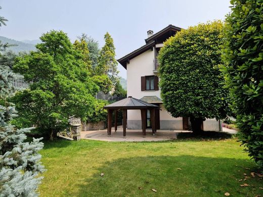 Villa in Chiuro, Provincia di Sondrio