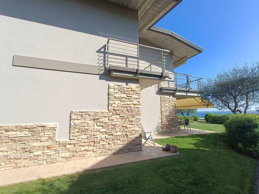 别墅  Moniga del Garda, 布雷西亚省