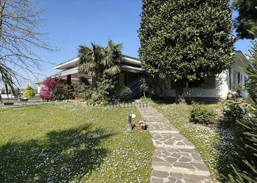 Villa in Corbetta, Milan