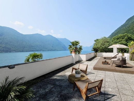 Villa - Valsolda, Provincia di Como
