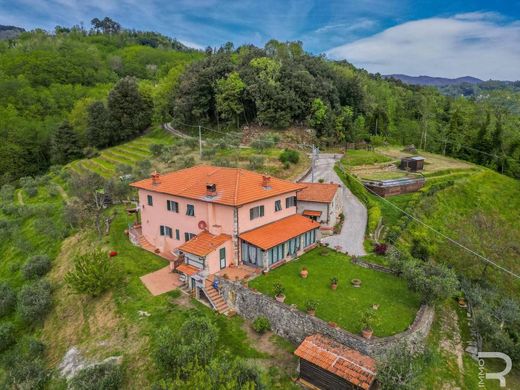 Country House in Pescaglia, Provincia di Lucca