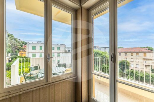 Apartment / Etagenwohnung in Alassio, Provincia di Savona