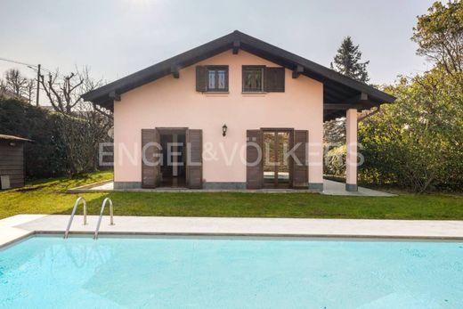 Villa a Vergiate, Varese