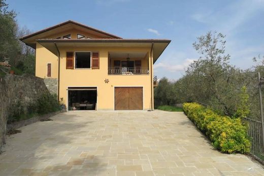 Villa Fivizzano, Massa-Carrara ilçesinde