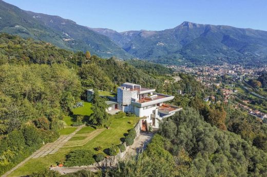 Villa Camaiore, Lucca ilçesinde