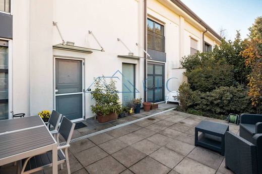 Terraced house in Segrate, Milan