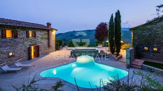 Country House in Pratovecchio Stia, Province of Arezzo