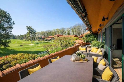 Piso / Apartamento en Cassina Rizzardi, Provincia di Como