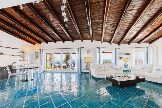 Villa for sale in La Maddalena