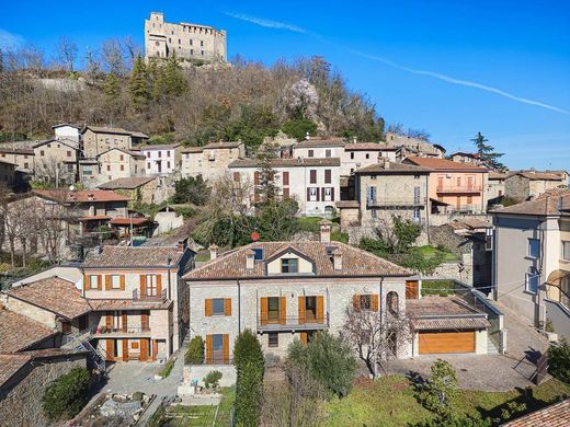 Casale a Zavattarello, Pavia