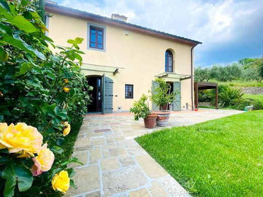 منزل ريفي ﻓﻲ Pistoia, Provincia di Pistoia