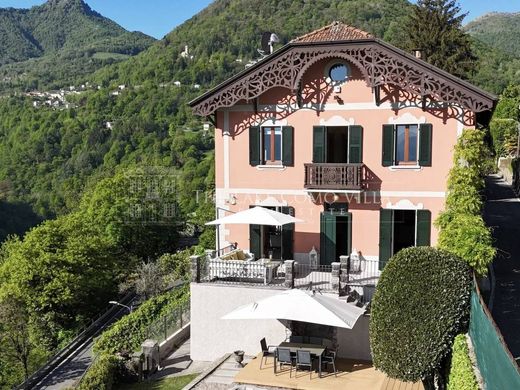 Willa w Dizzasco, Provincia di Como