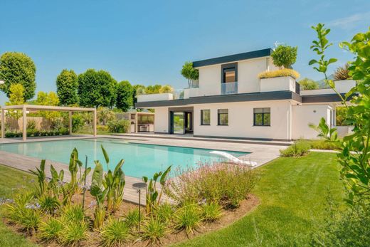 Villa in Pietrasanta, Provincia di Lucca