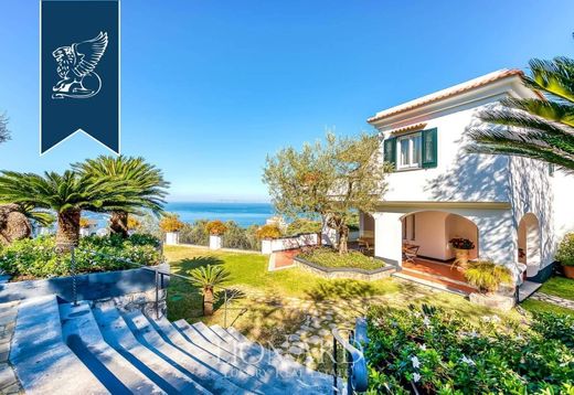Villa Sorrento, Napoli ilçesinde