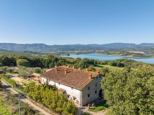 아파트 / Scarperia, Province of Florence