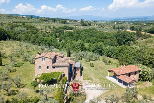 Country House in Monte San Savino, Province of Arezzo