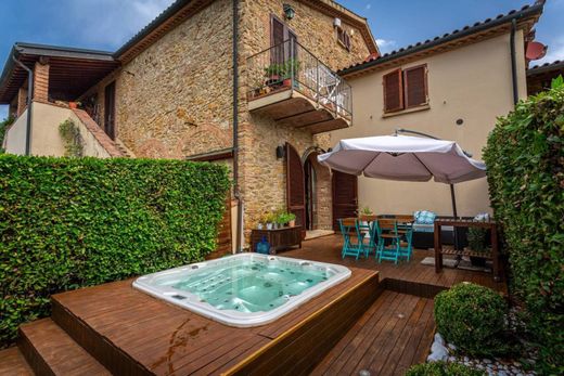 Country House in Riparbella, Pisa