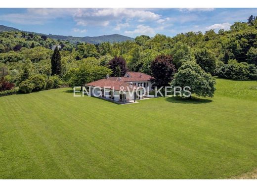 Villa - Oggiono, Provincia di Lecco