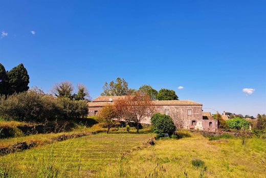 Farm in Sant'Alfio, Catania