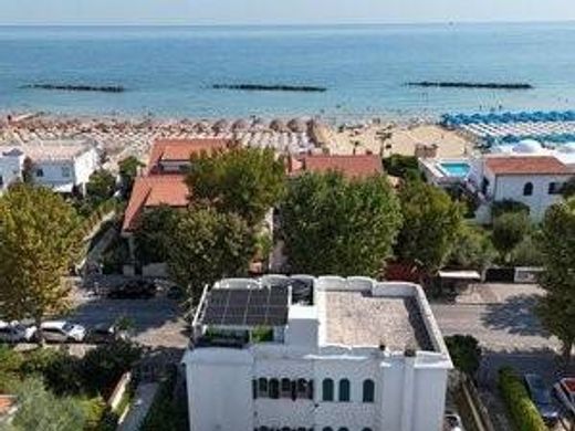 联排别墅  Francavilla al Mare, 基耶蒂省