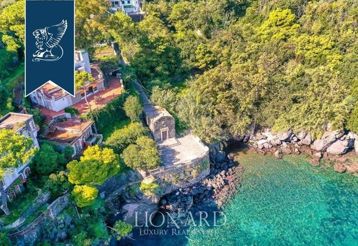 Villa Ischia, Napoli ilçesinde