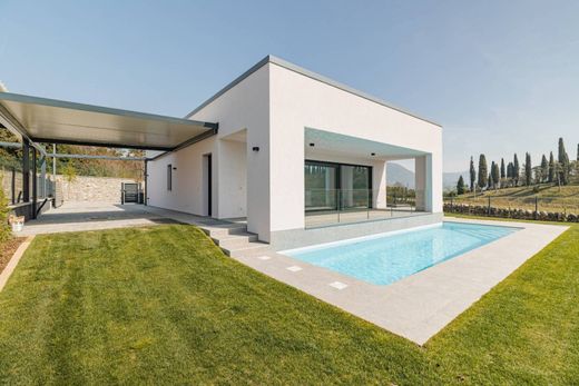 Villa in Costermano, Provincia di Verona