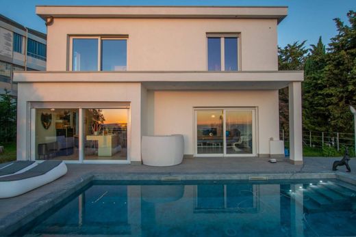 Willa w Savona, Provincia di Savona