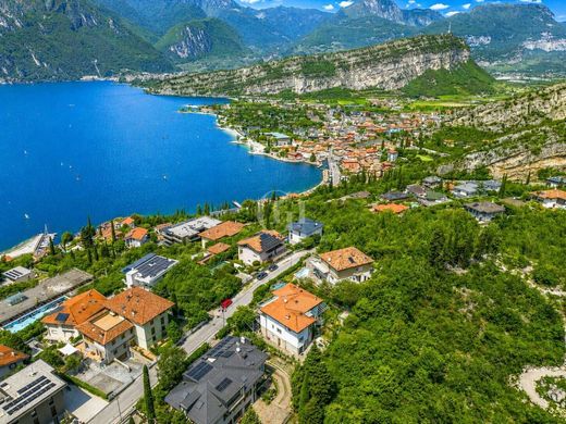 Willa w Nago-Torbole, Provincia autonoma di Trento